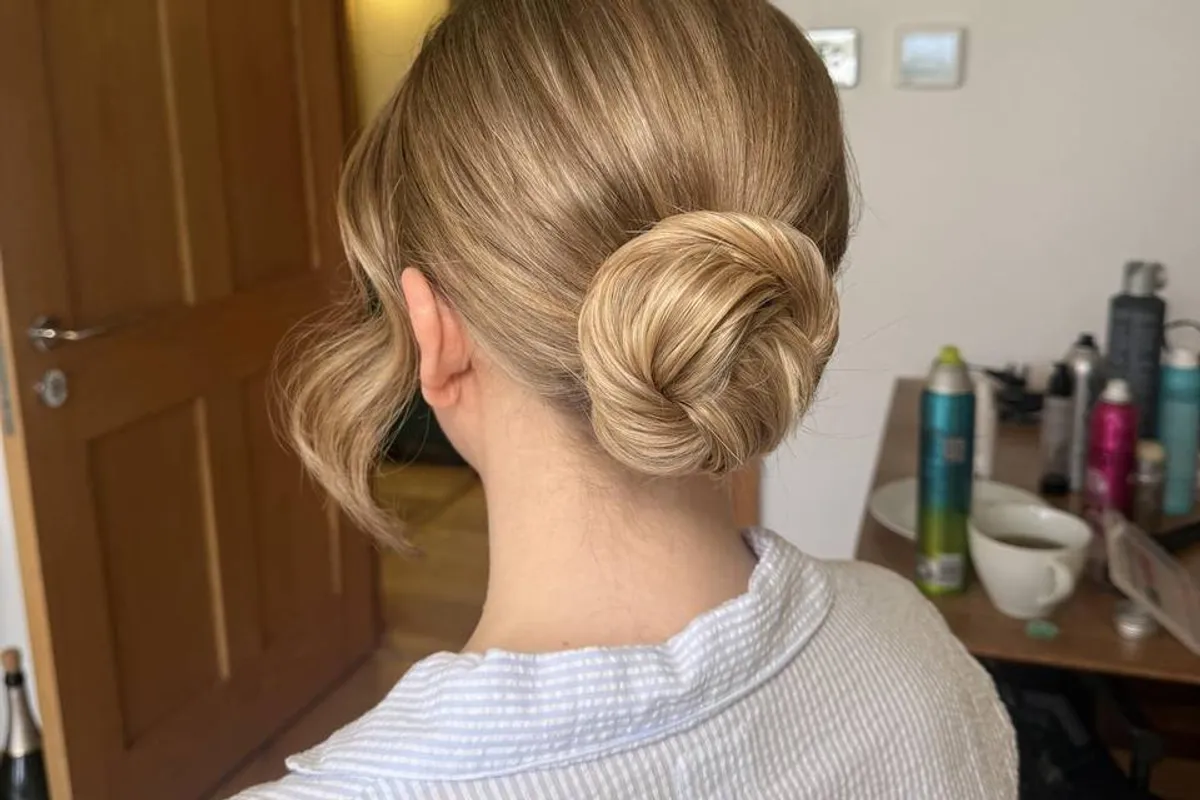Holly Hair photo 4