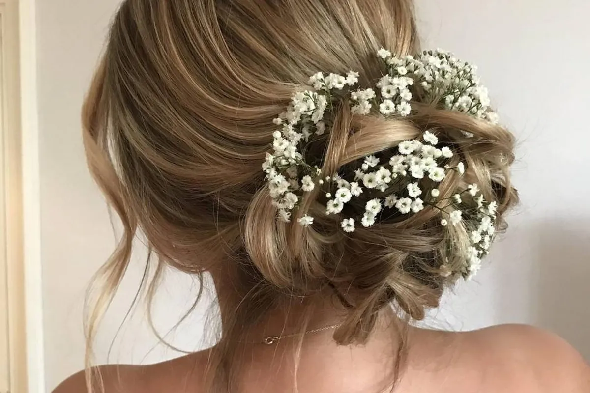 Holly Hair photo 3