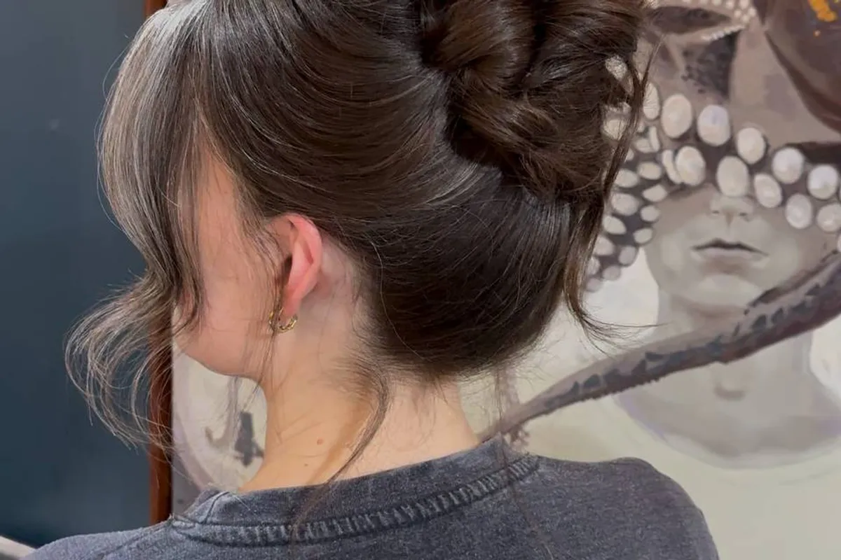 Holly Hair photo 7