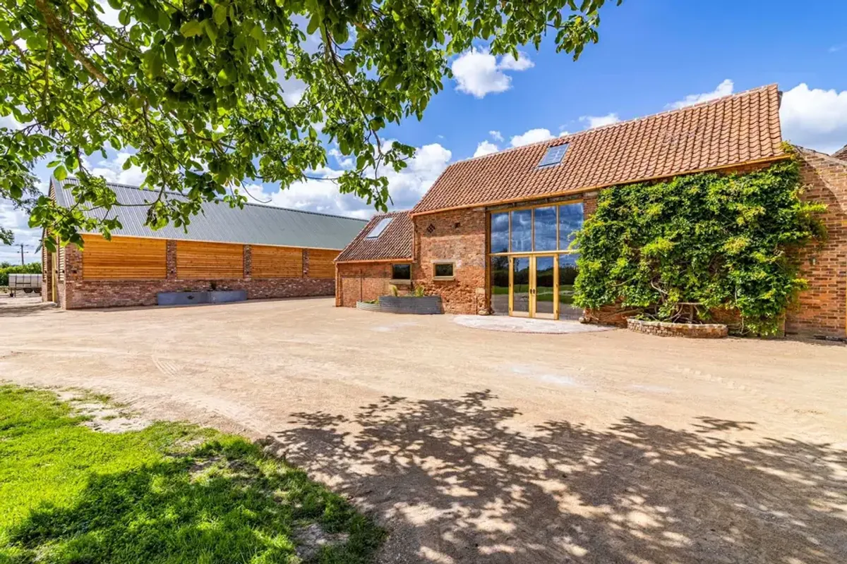Mill Farm Hoveringham, wedding venue in Nottinghamshire, UK