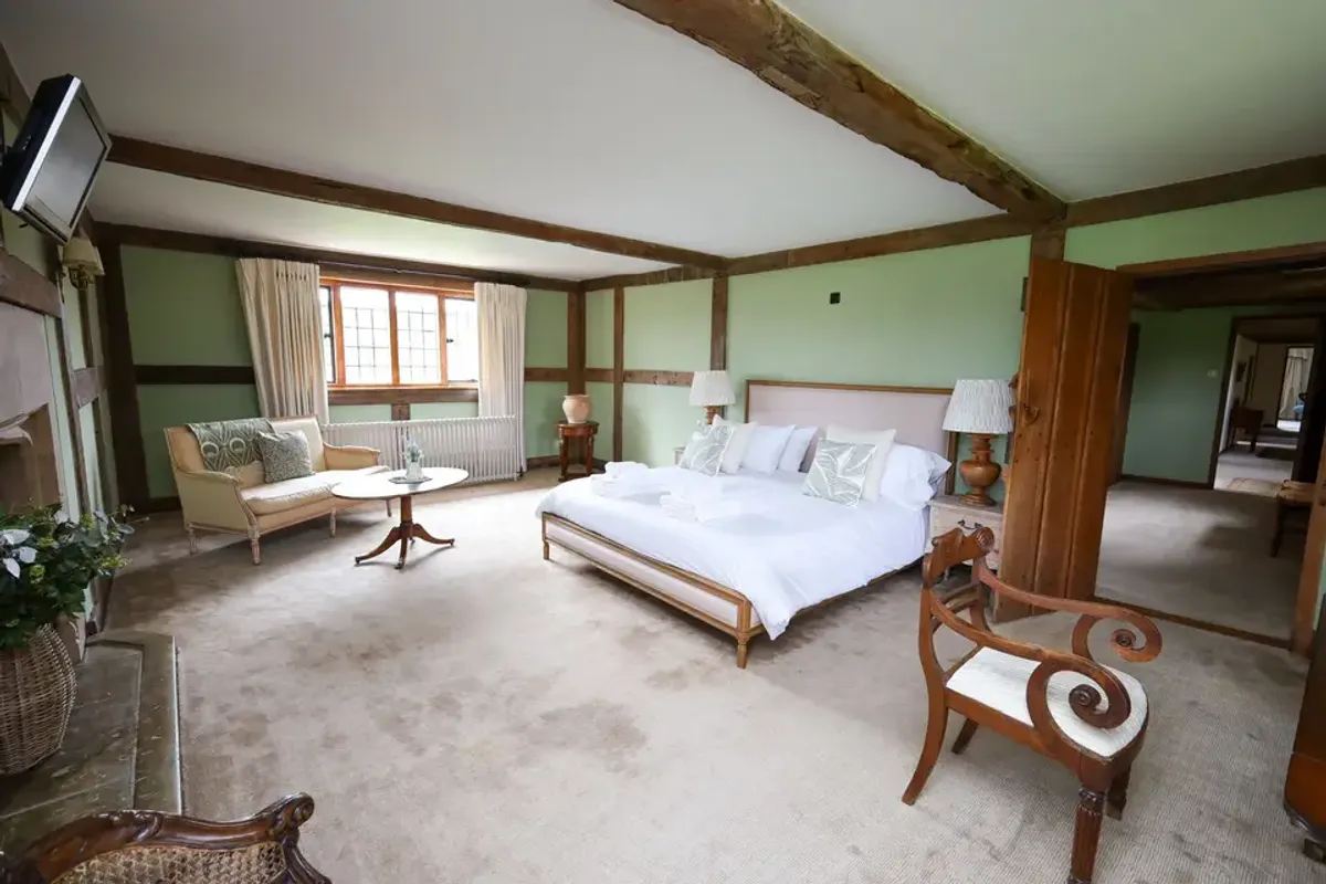 Burningfold Manor photo 10