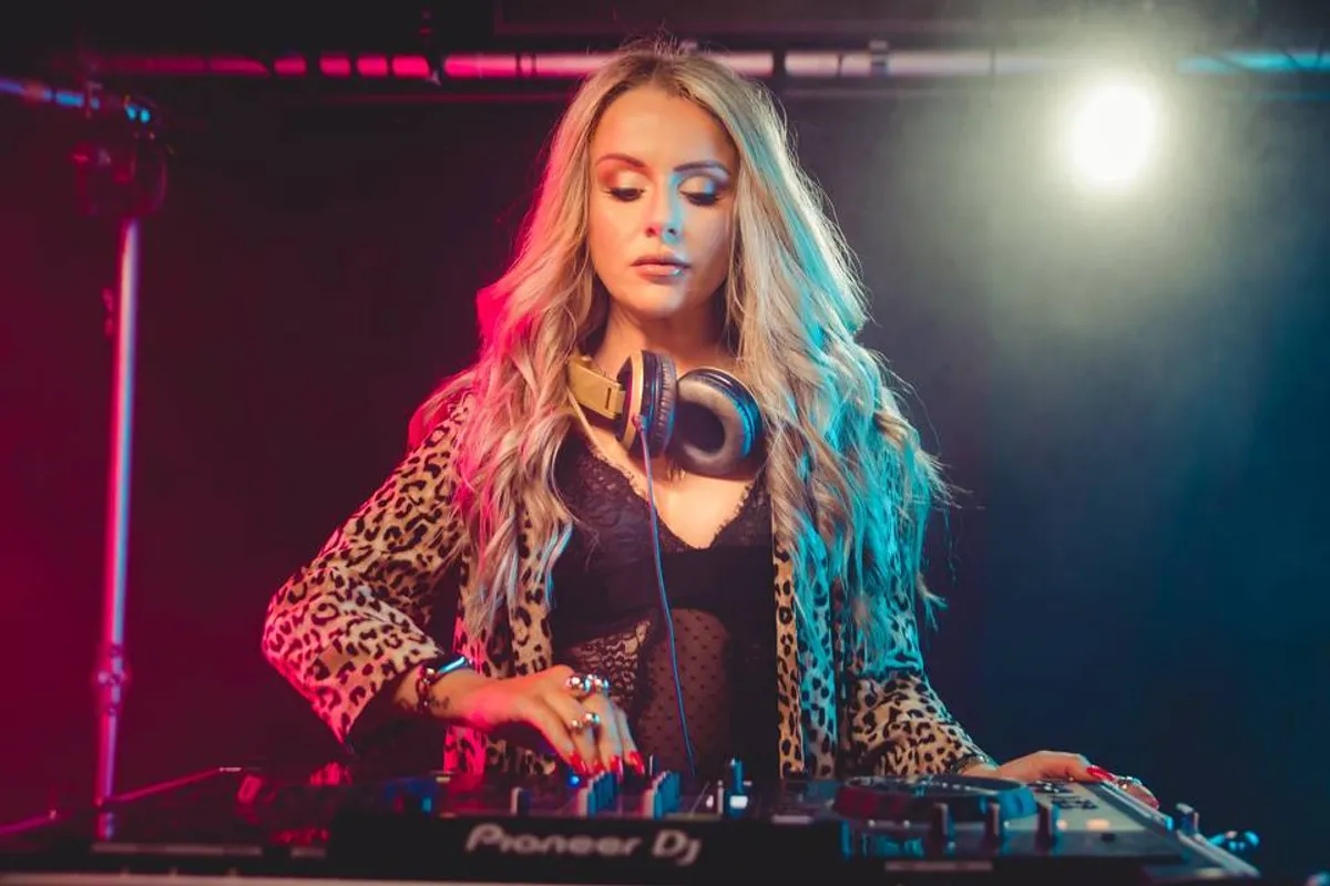 DJ Lou Woodley photo 8