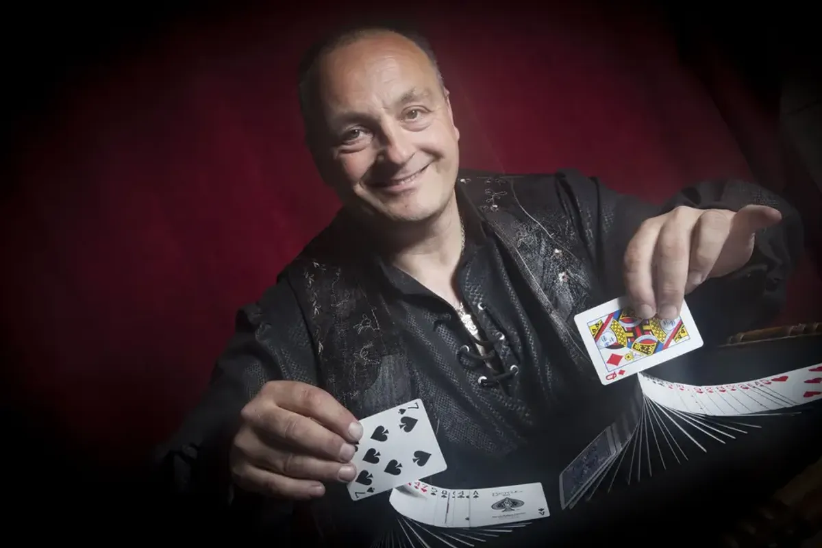 Nigel Francis - Magician — entertainment & photobooths in South Yorkshire, UK