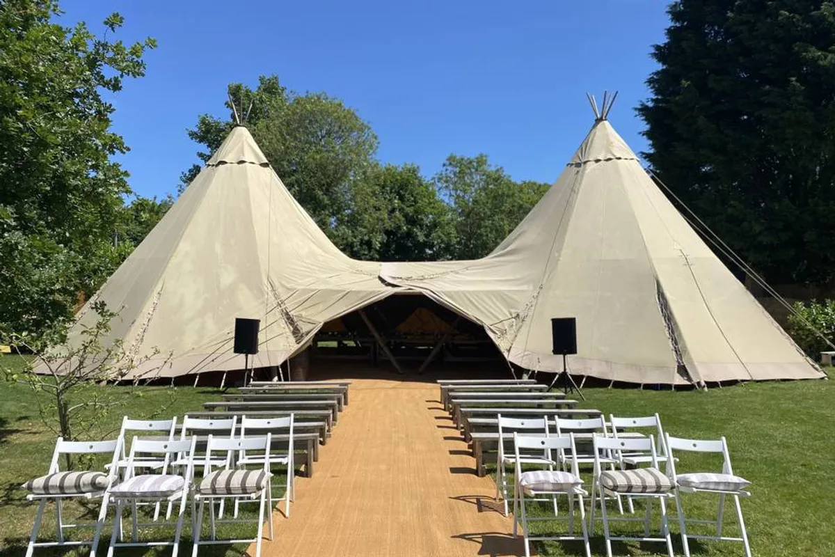 Swan Tipis photo 6