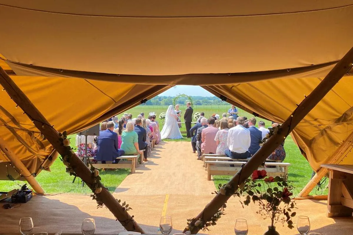 Swan Tipis photo 8