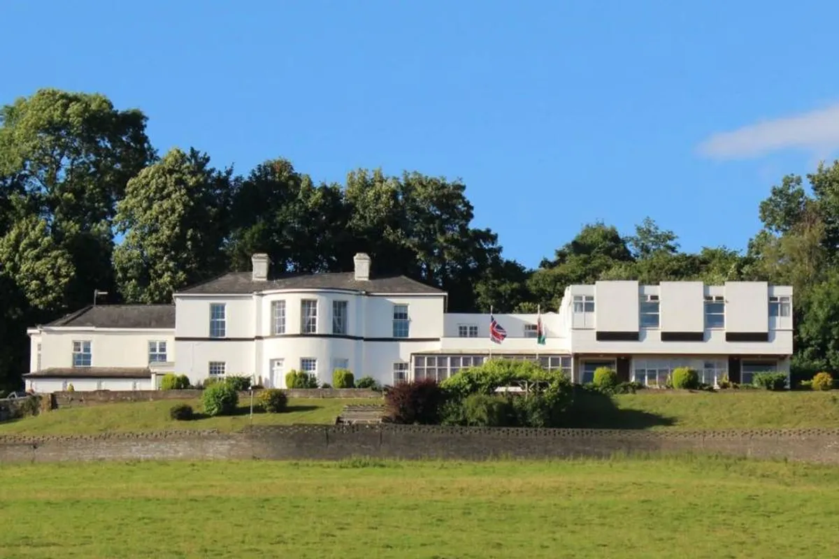 Manor Hotel photo 11