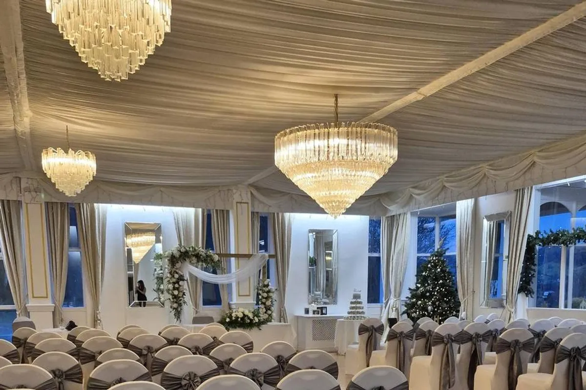 Manor Hotel photo 8