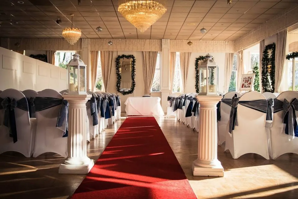 Manor Hotel photo 2