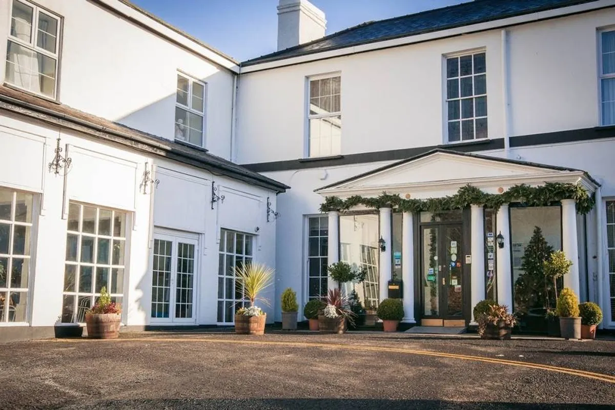 Manor Hotel photo 6