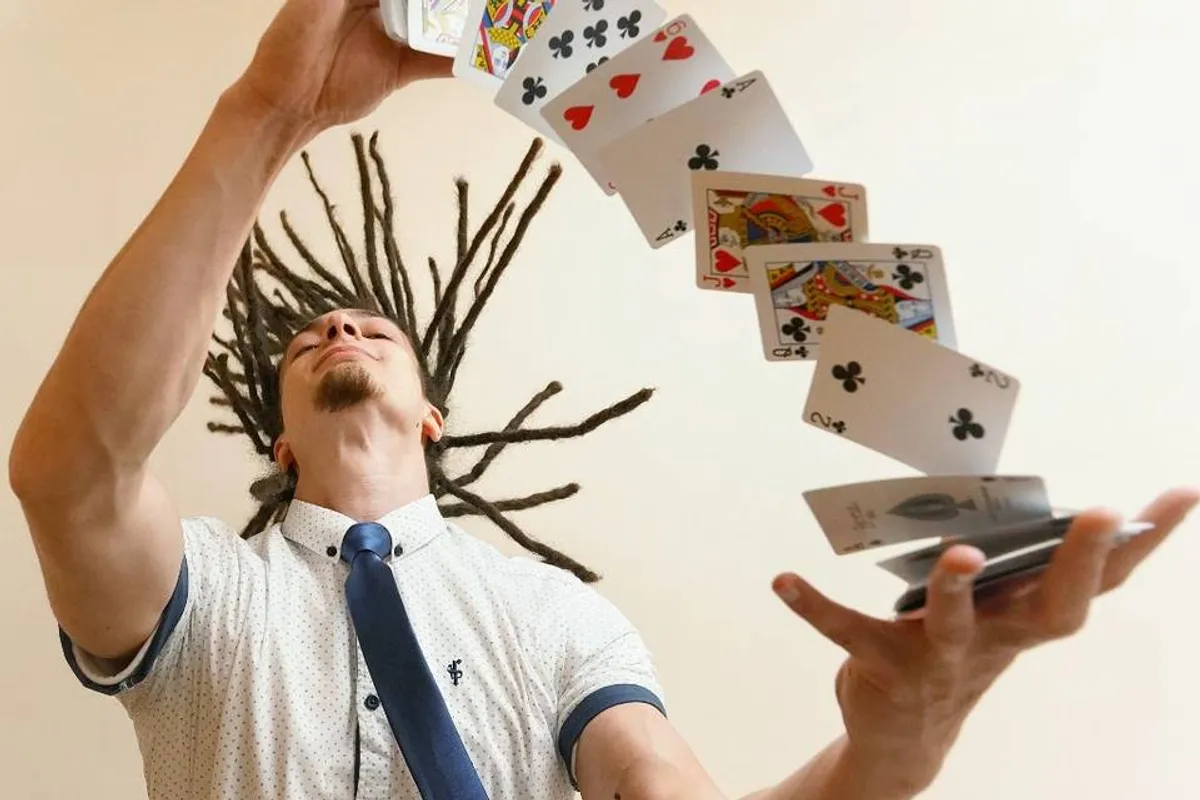 Close Up Magician - Oliver Parker photo 5