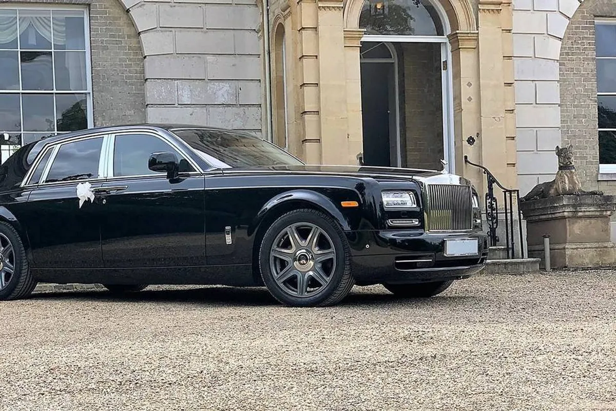 Gold Wedding Cars photo 4