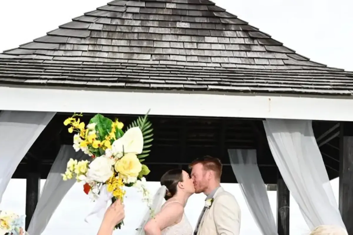 The Quirky Wedding Florist photo 6