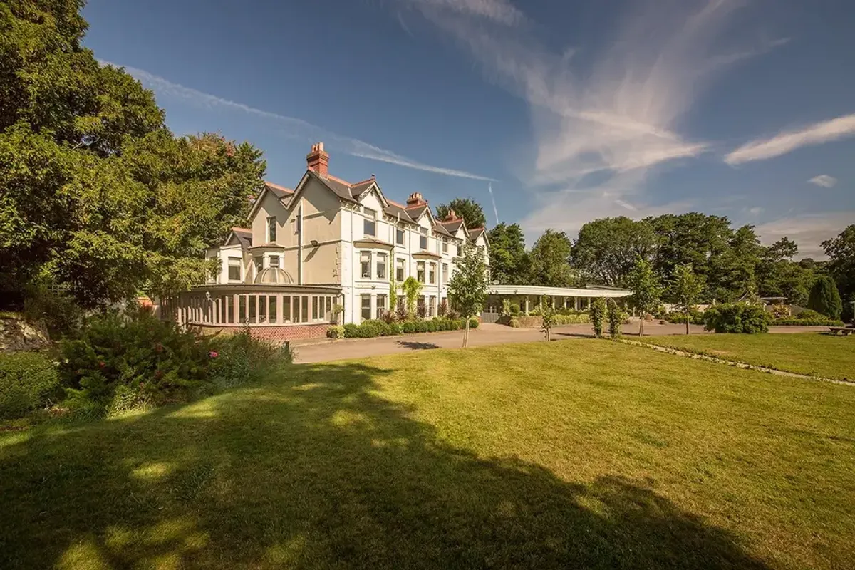 Southdowns Manor, wedding venue in Hampshire, UK