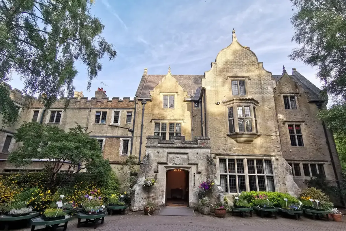 Minstead Lodge, wedding venue in Hampshire, UK