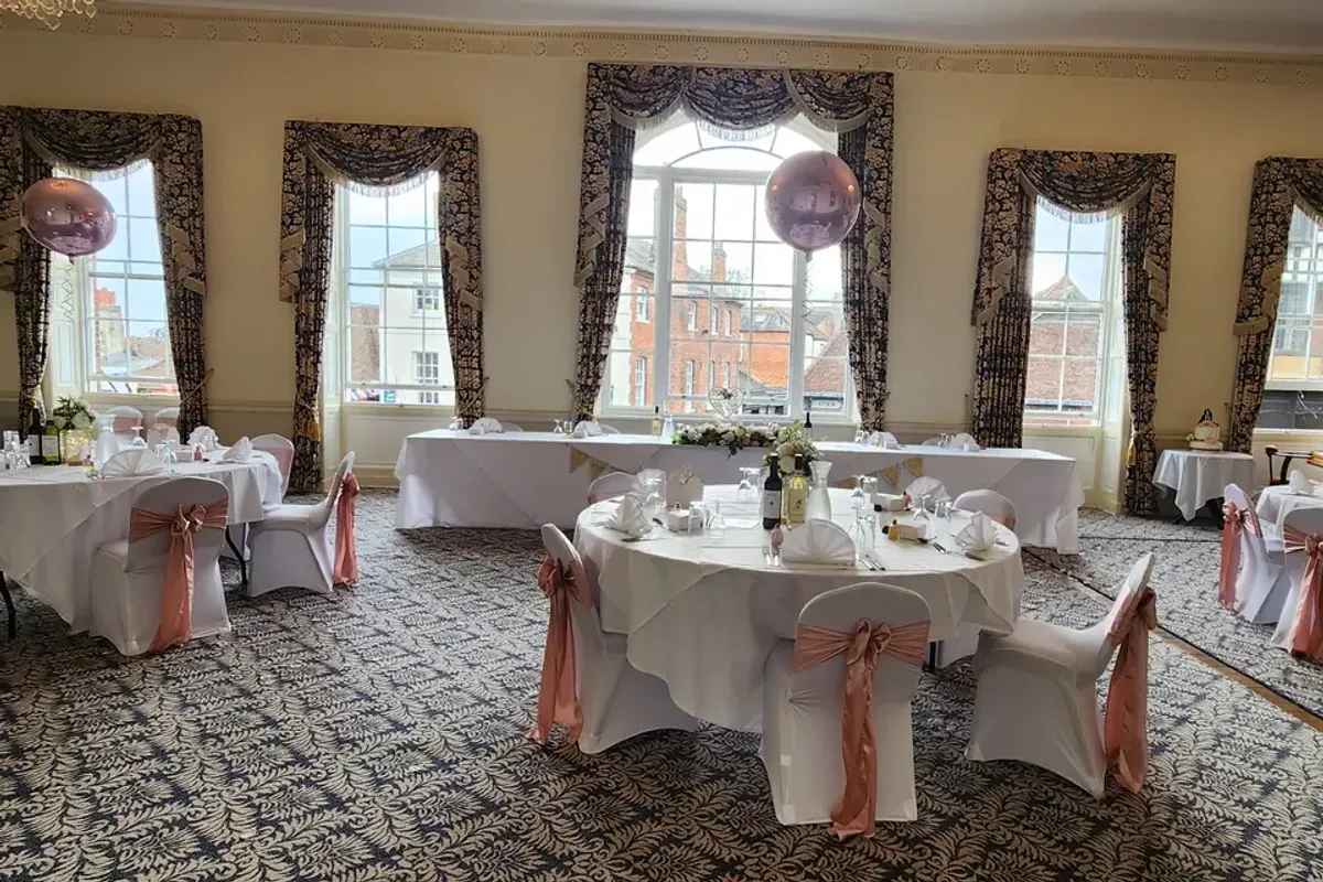 The Norfolk Arms Hotel photo 6