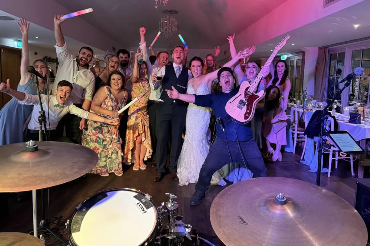 Oceanview Party Band photo 9