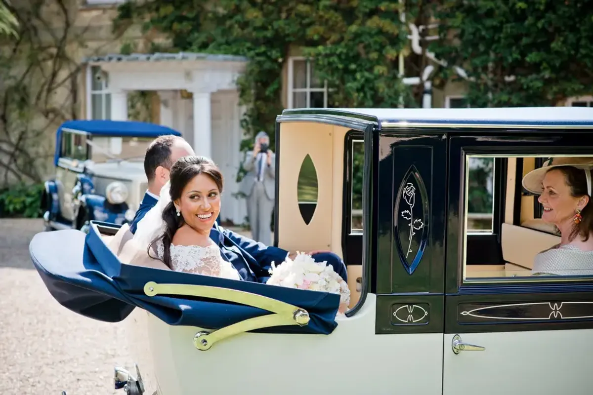 Linara Classic Wedding Cars — transport in Surrey, UK
