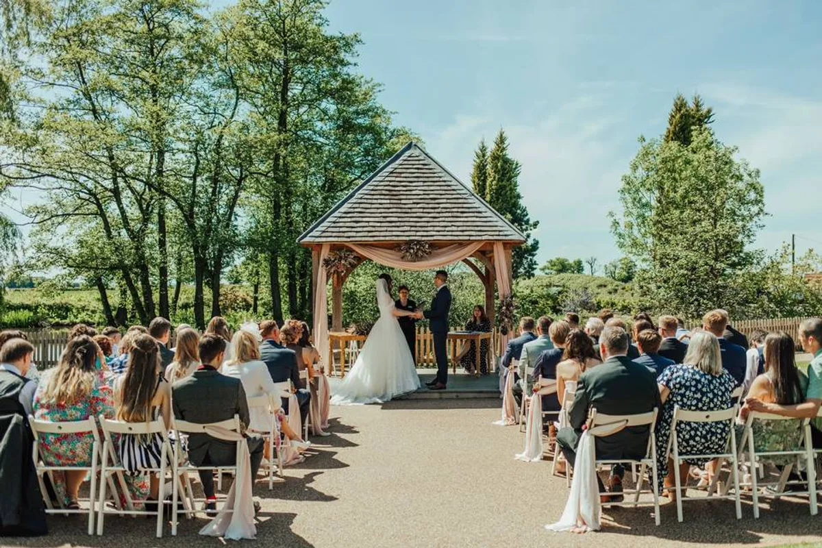 Hanbury Barns Wedding Venue photo 5