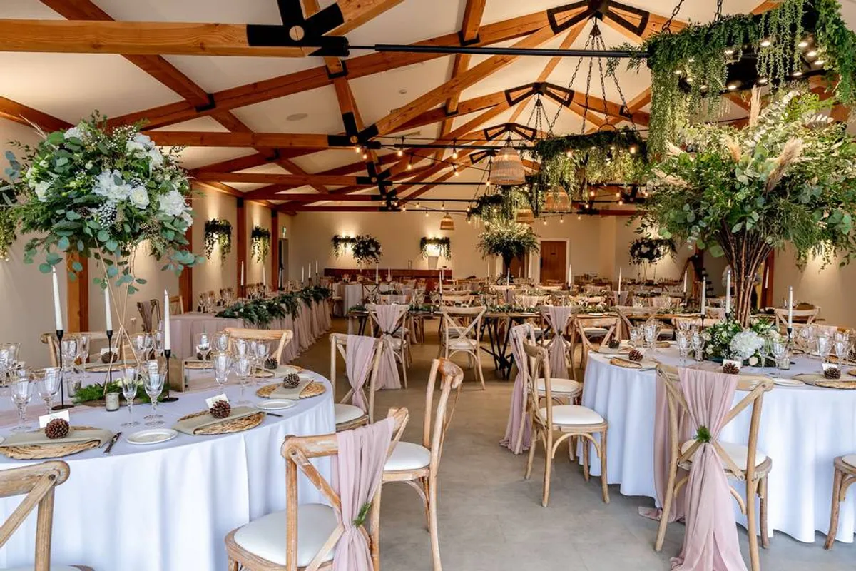 Hanbury Barns Wedding Venue photo 3