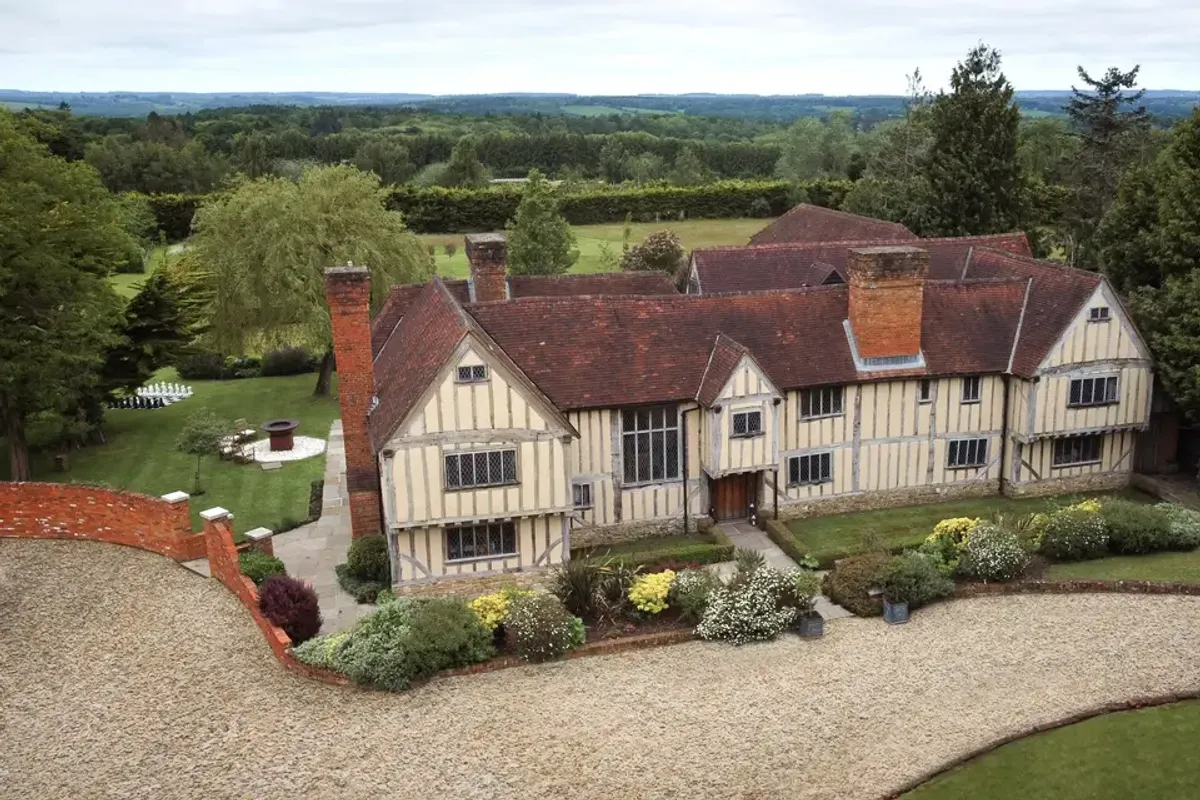 Cain Manor, wedding venue in Hampshire, UK