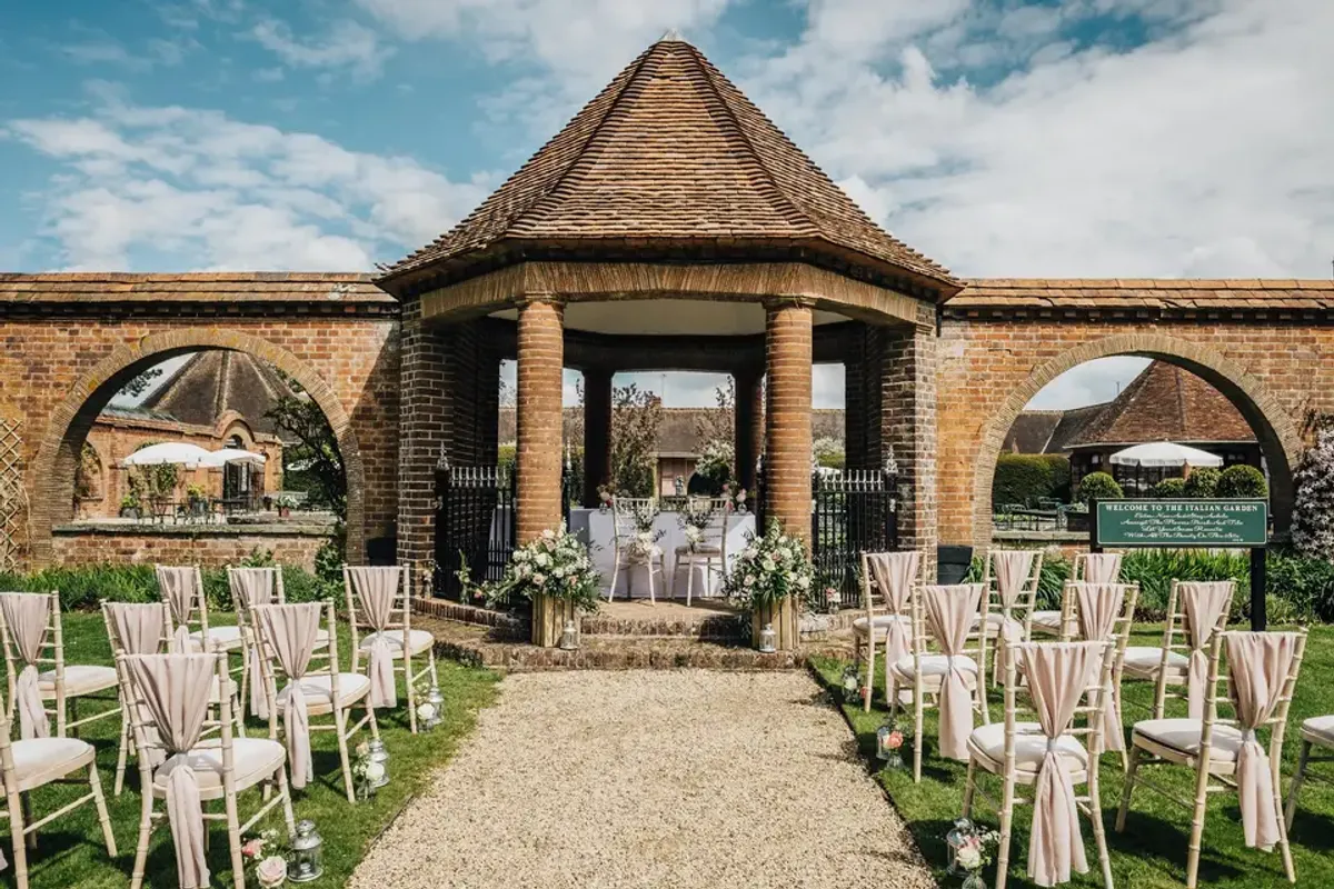 Milton Hill, Abingdon, wedding venue in Oxfordshire, UK