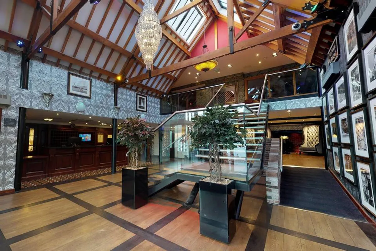 Old Thorns Hotel & Resort photo 5