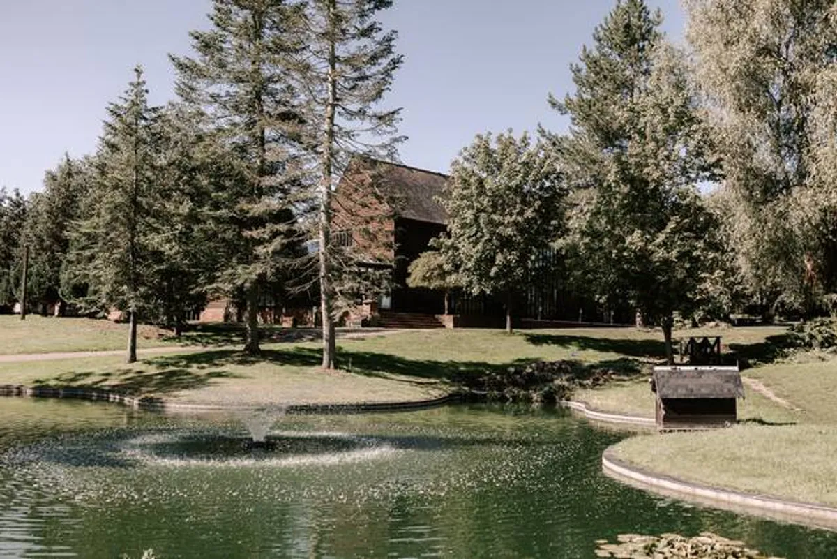 Maydencroft Manor photo 9
