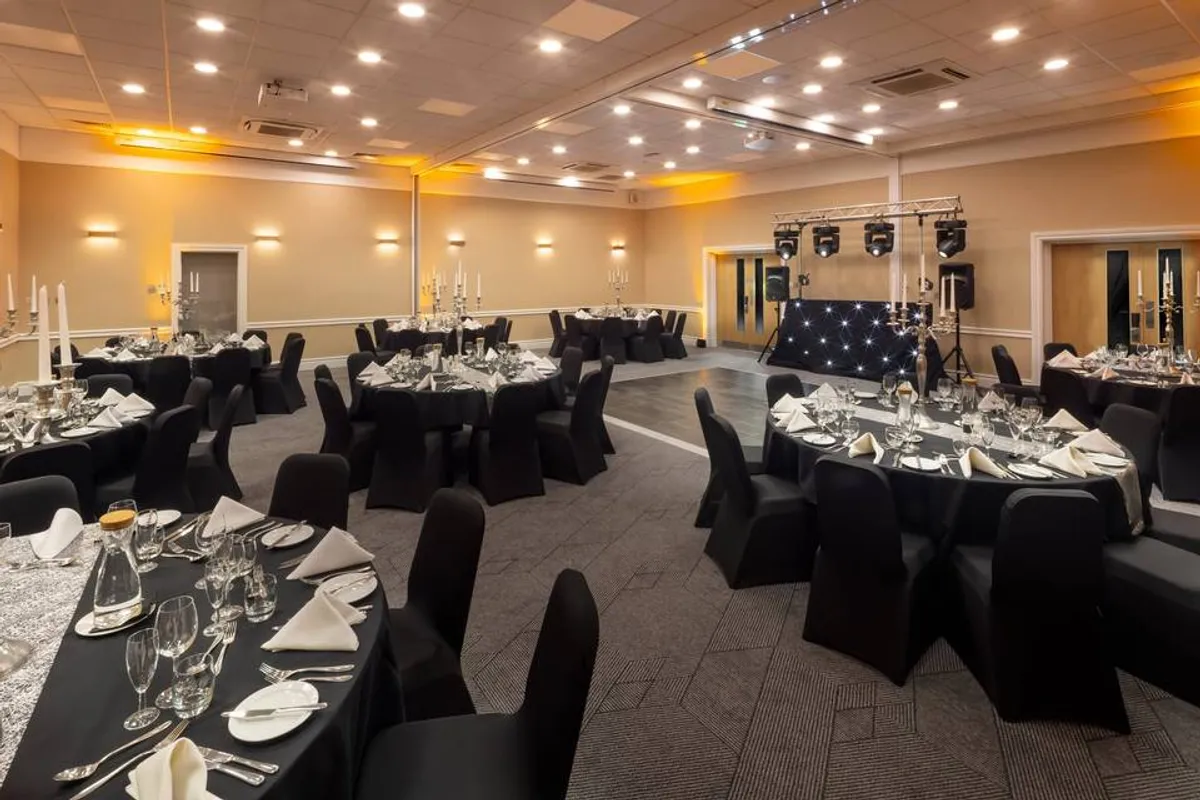 Holiday Inn Farnborough photo 2