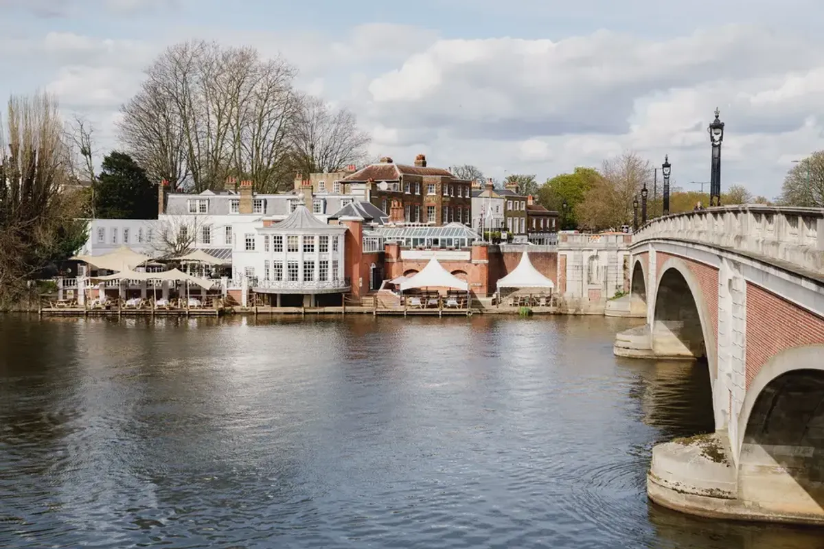 The Mitre Hampton Court, wedding venue in Surrey, UK